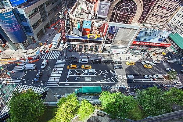 Foto del edificio - 1600 Broadway
