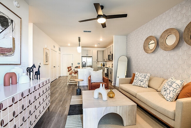 Building Photo - Volta