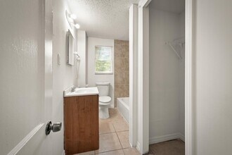 Building Photo - 304 Bernard Rd