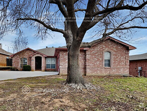 Building Photo - 1893 Helen Ln