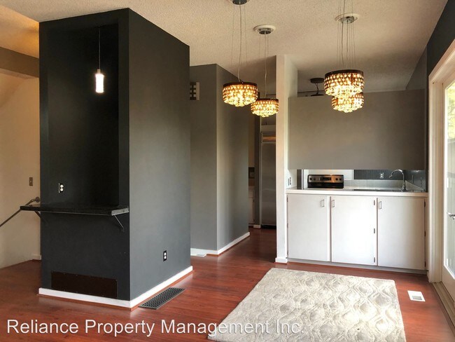 Building Photo - 3 br, 2.5 bath House - 1545 Rosemont Road