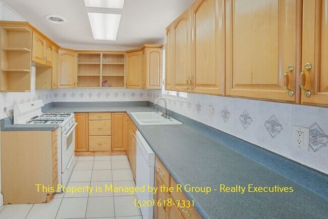 Building Photo - PENDING / RENTED