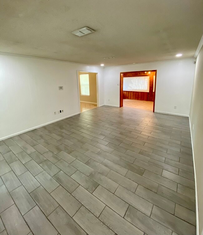Livingroom - 1623 Clark St