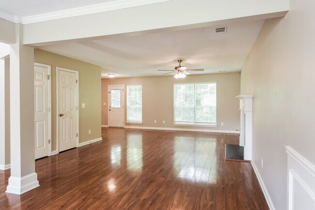 Foto del edificio - 2311 McMurry Dr