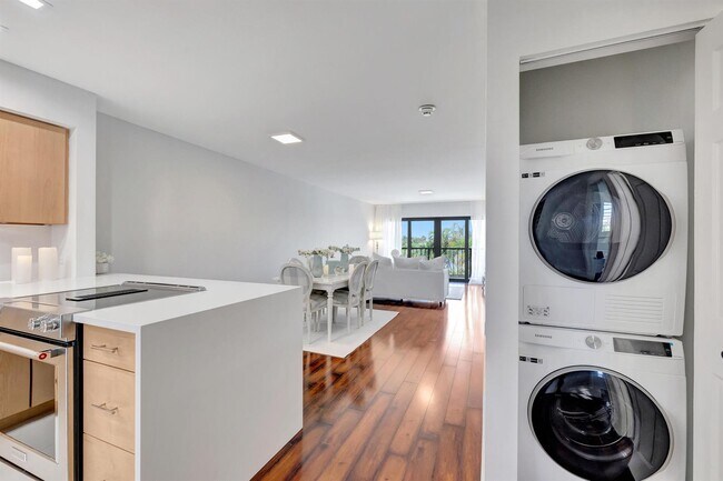 Foto del edificio - 3605 S Ocean Blvd