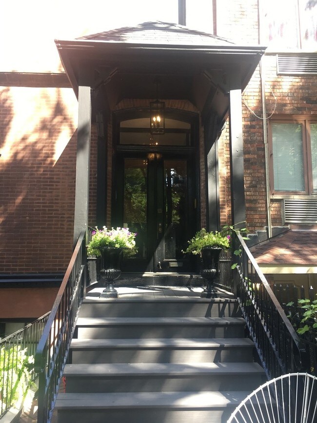 Foto del edificio - 26 E Bellevue Pl