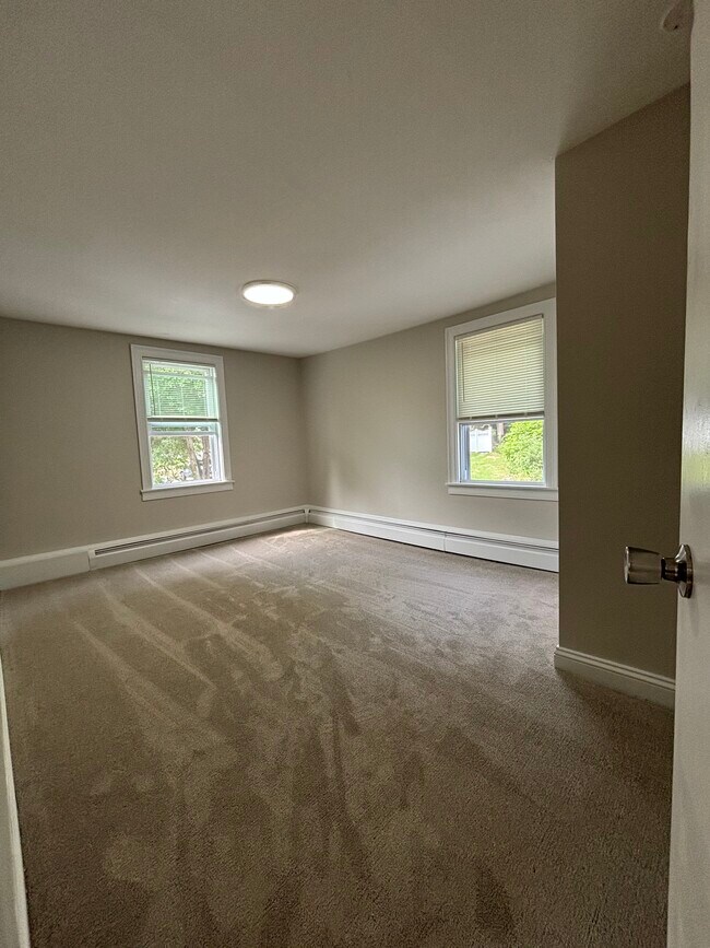 Primary bedroom - 34-2 Savoy Ave