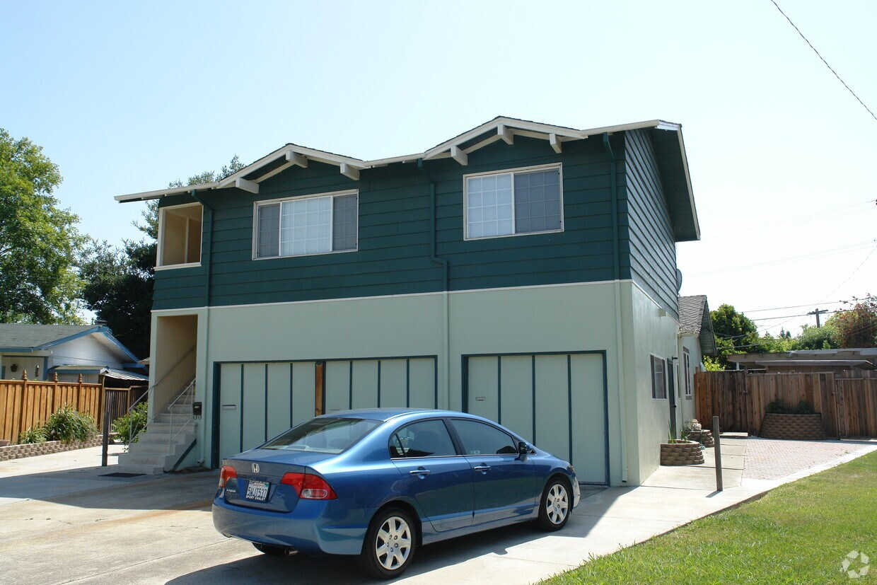 Building Photo - 4346 Will Rogers Dr