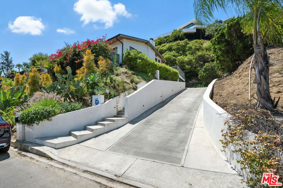 Primary Photo - 1317 Devlin Dr