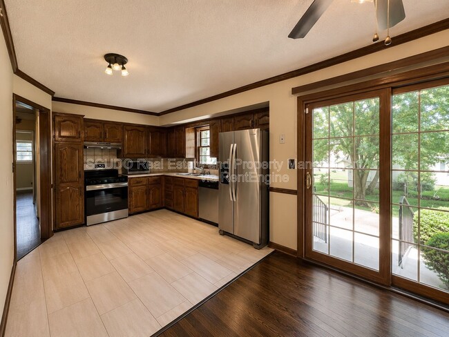 Foto del edificio - 8806 Crescent Ave