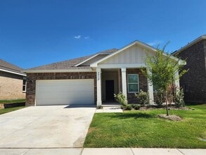Building Photo - 4912 Mccoy Dr