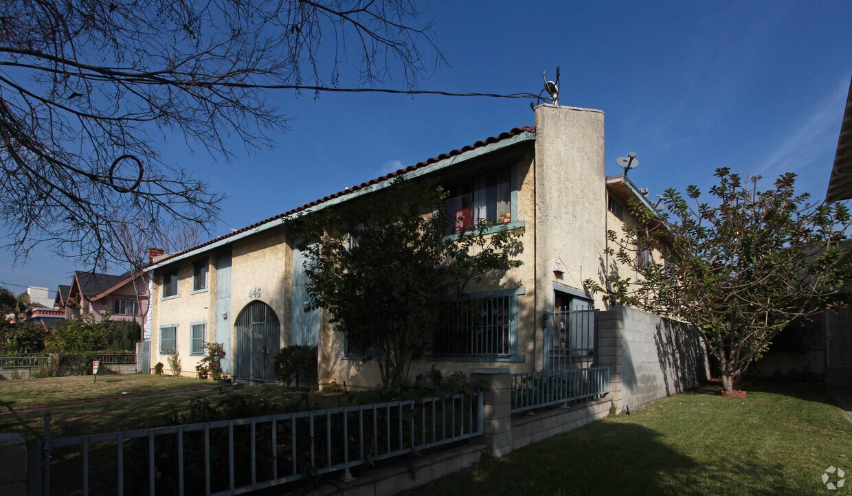 Foto del edificio - 445 E Adams St