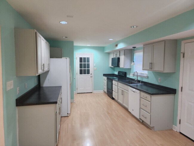 Building Photo - 4227 Painted Trillium Ct