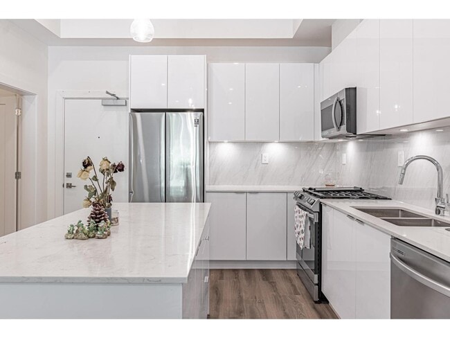 Building Photo - 8447-8202 202 St.