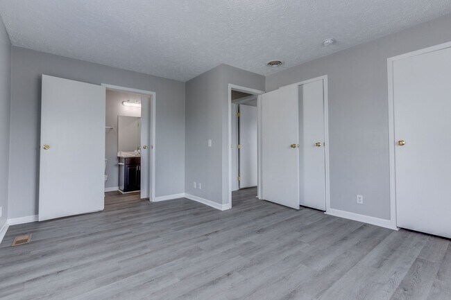 Foto del edificio - For Rent - Four-Bedroom Two-Bathroom Home ...