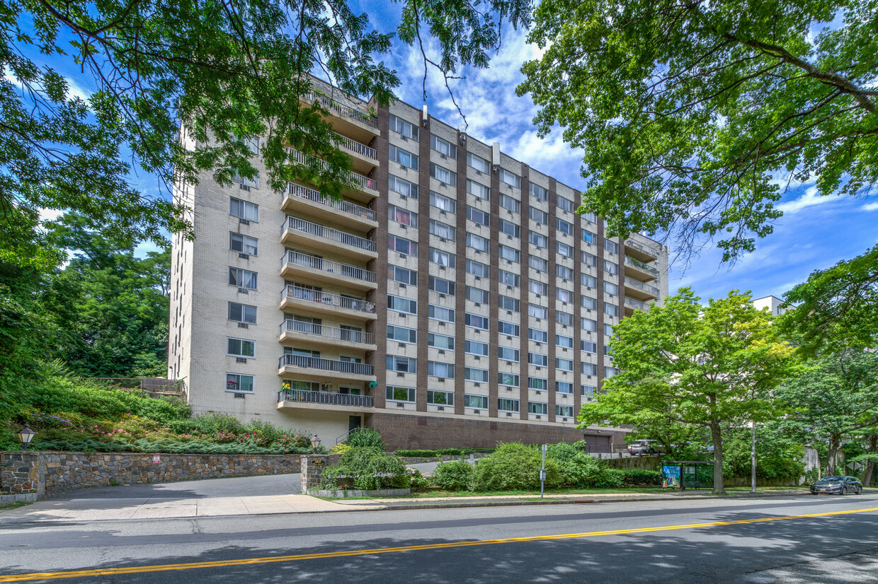 Solitaire 7 - Apartments in White Plains, NY