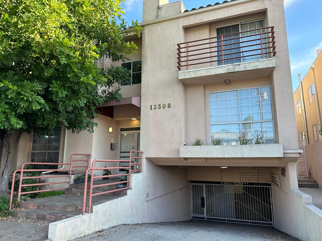 13508 Moorpark St Unit 13508 Moorpark St 1, Sherman Oaks, CA 91423 Condo for Rent in Sherman