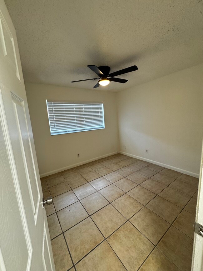 Foto del edificio - 5959 Caribbean Blvd