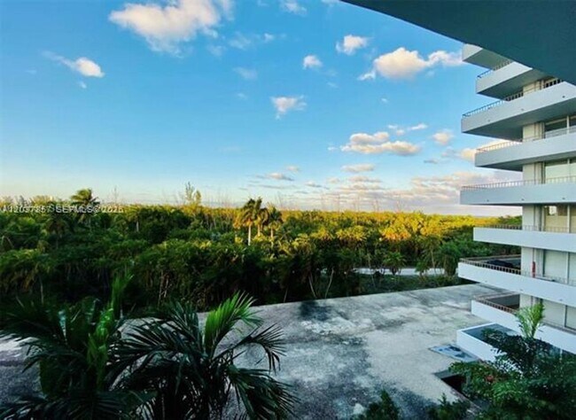 Building Photo - 155 Ocean Ln Dr