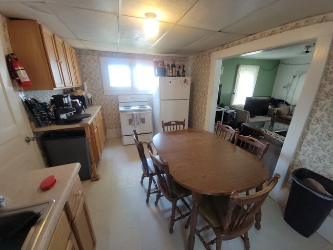 Building Photo - 239 Chippewa St