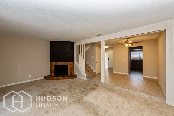 Building Photo - AVAILABLE NOW! - 15 Fair Oaks, Ormond Beac...