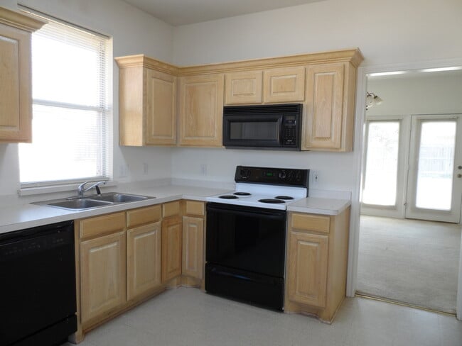 Building Photo - 1501 Sharron Ct