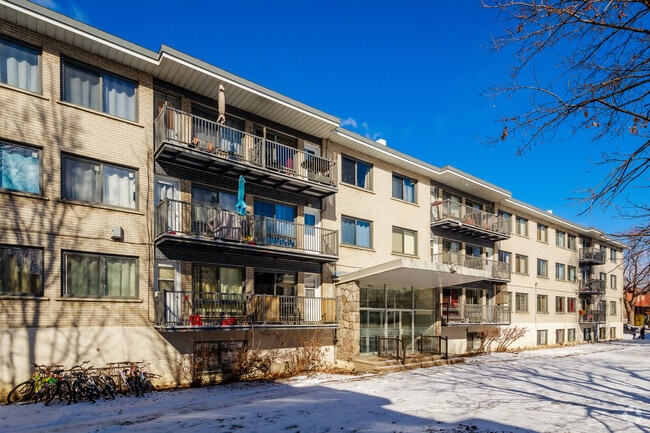 Building Photo - 9400 Rue Centrale