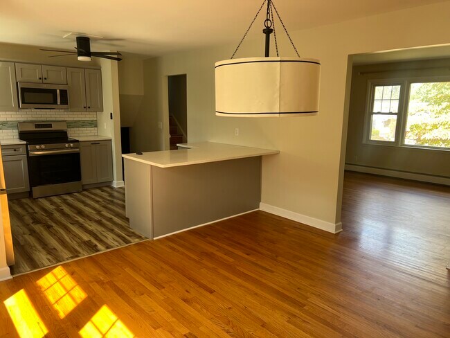 Foto del edificio - 1533 Lois Ln