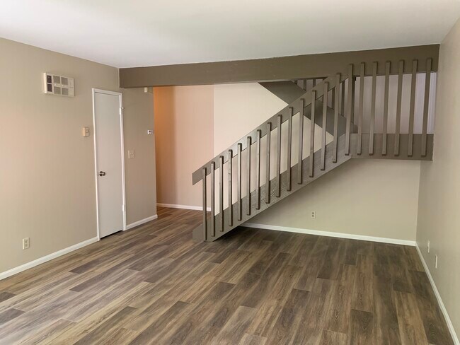 Foto del edificio - 181 N Kellogg Ave