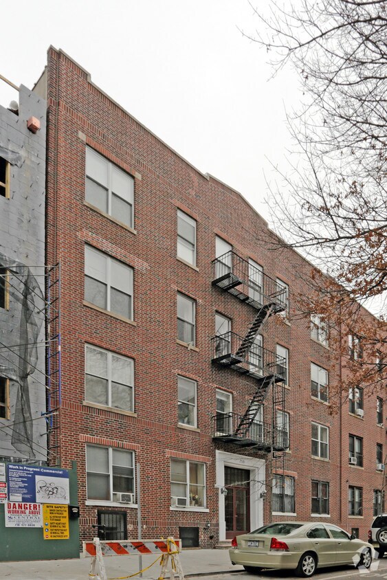 Foto del edificio - 2581 36th St