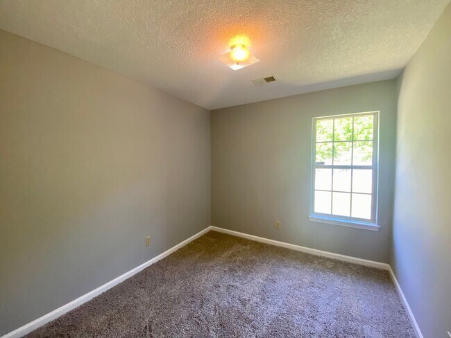 Foto del edificio - 2950 Connor Reed Dr
