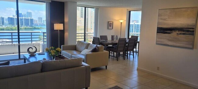 Foto del edificio - 3300 NE 191st St