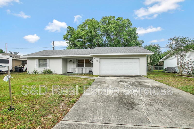 Foto principal - 612 Lake Ned Rd