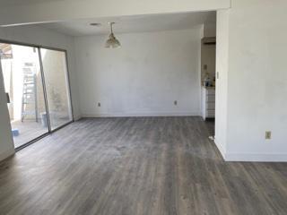 Building Photo - 930 Olive Dr #44
