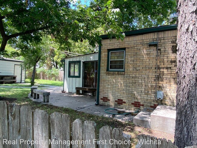 Building Photo - 3 br, 1.5 bath House - 603 N Dellrose