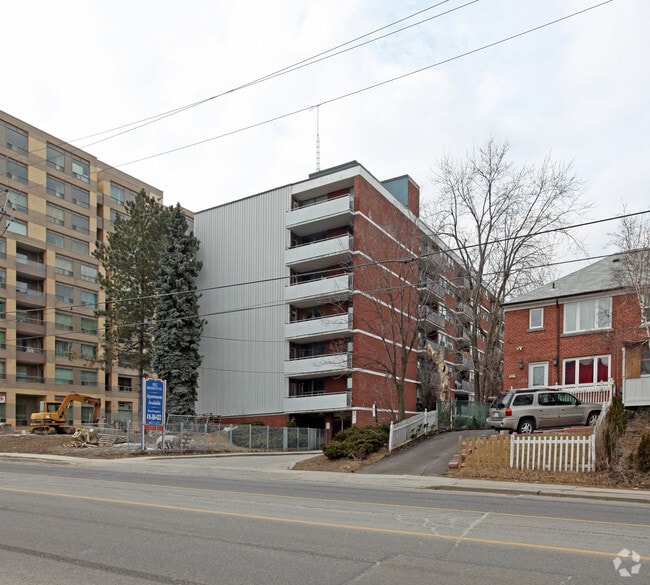 Building Photo - St Clair