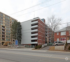 Building Photo - St Clair