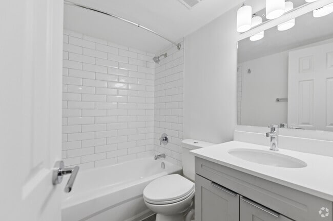 1BR, 1BA - 613SF - Bathroom - 80 Cosburn Avenue
