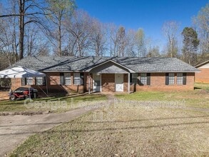 Building Photo - 151-153 Massey Ln