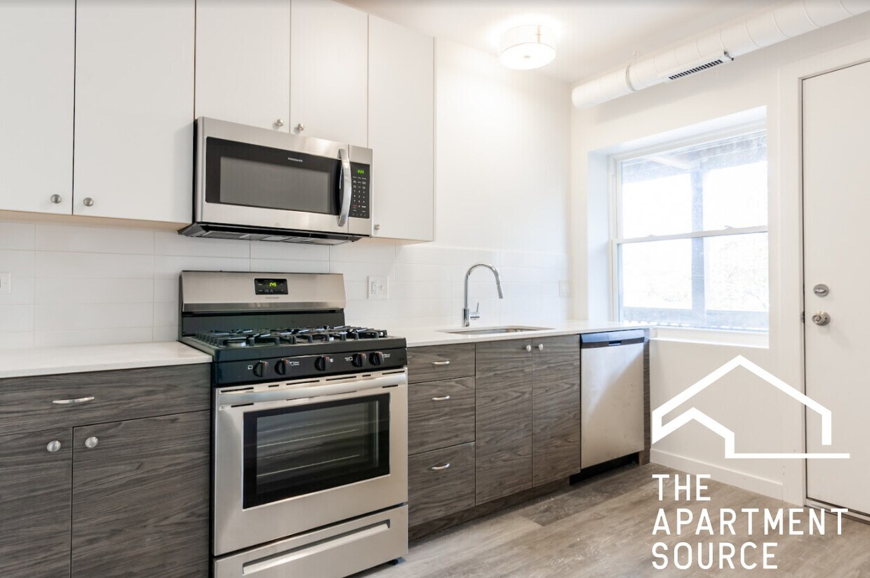 Foto principal - 1706 W Glenlake Ave