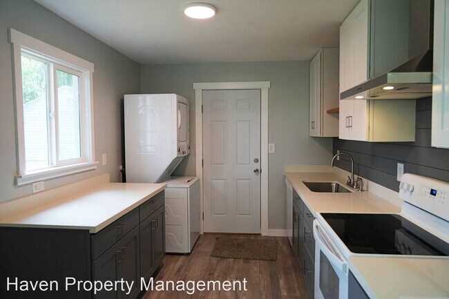 Building Photo - 4 br, 1 bath House - 219 N Lane