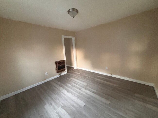 Foto del edificio - 404 E 19th St