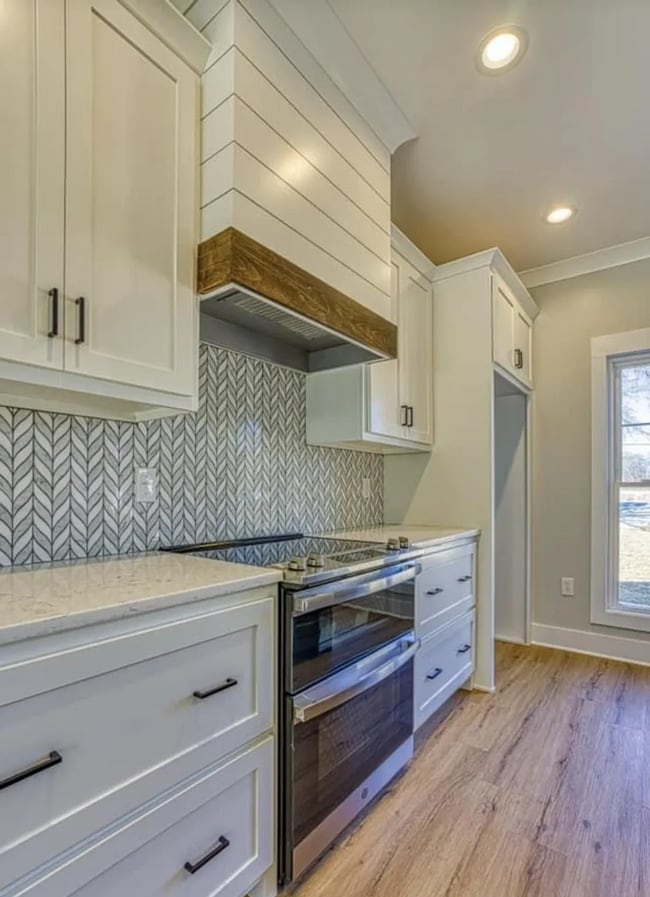 Building Photo - 3 bed 3 bath on the water! New build! Available for July 1 move in