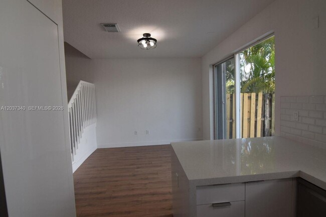 Foto del edificio - 7848 NW 114th Path