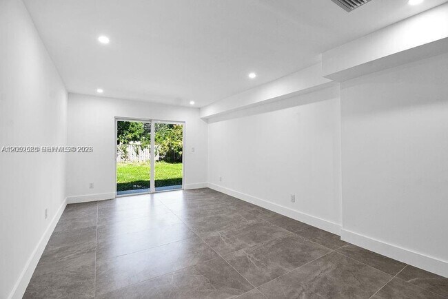 Foto del edificio - 7902 SW 67th Ave