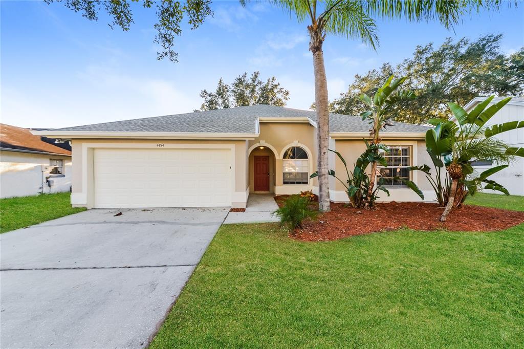 Foto principal - 4454 6th Ave E