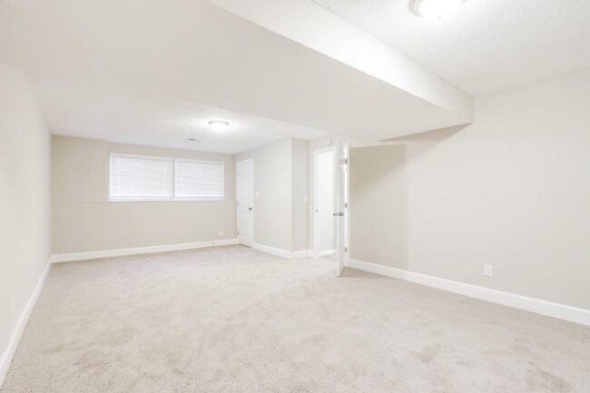 Foto del edificio - 5369 Olde St