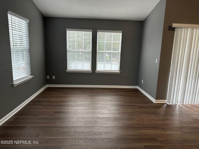 Building Photo - 575 Oakleaf Plantation Pkwy