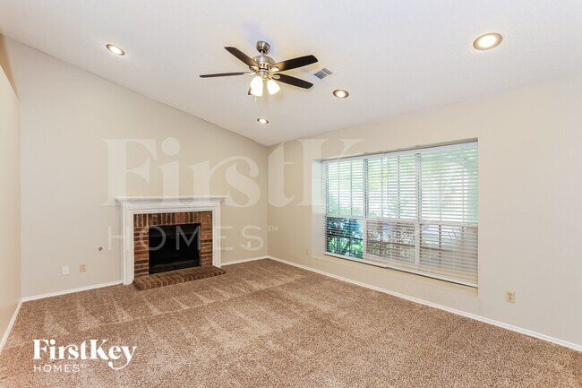 Foto del edificio - 1532 High Pointe Ln