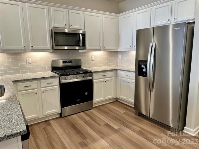 Foto del edificio - 8012 Whitegrove Rd